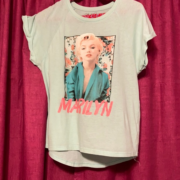 Marilyn Monroe Shirt - Picture 2 of 3